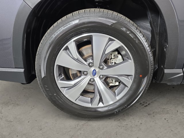 Certified 2025 Subaru Ascent Premium AWD/4WD image 9