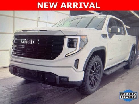 Used 2022 GMC Sierra 1500 Elevation w/ Elevation Premium Package image 2