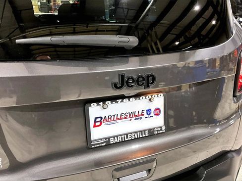 Used 2018 Jeep Renegade Sport w/ Power & Air Group image 13