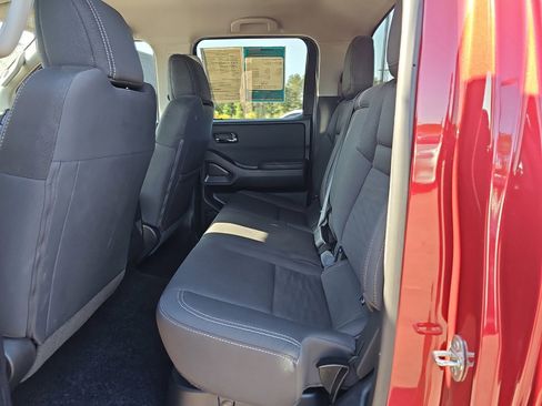 Used 2024 Nissan Frontier SV RWD image 15