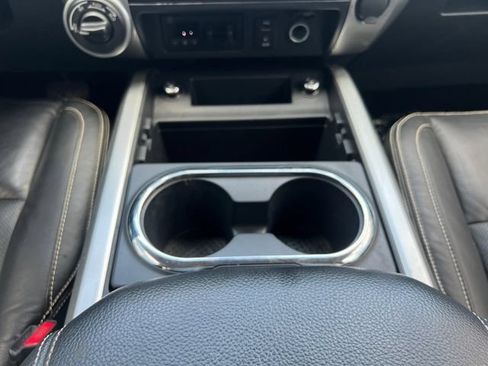 Used 2017 Nissan Titan PRO-4X w/ Pro-4x Convenience Package AWD/4WD image 11