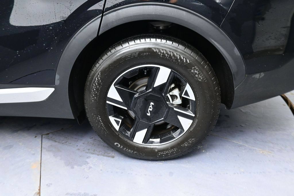Used 2026 Kia Sportage LX FWD image 14
