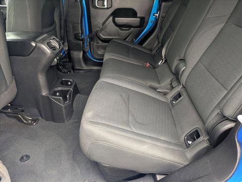 Used 2022 Jeep Gladiator Sport AWD/4WD image 17