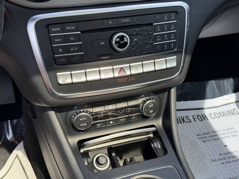 Used 2018 Mercedes-Benz GLA 250 4MATIC w/ Premium Package image 21