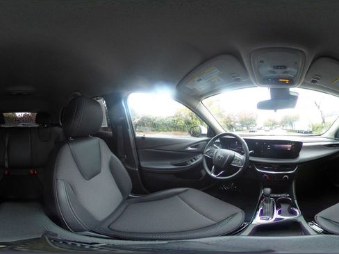 Used 2025 Buick Encore GX Preferred image 40