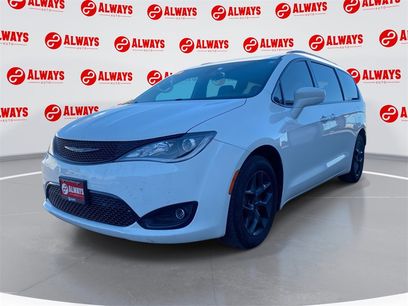Used 2018 Chrysler Pacifica Touring-L w/ Premium Audio Group