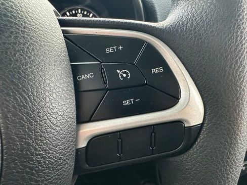 Used 2021 Jeep Renegade Sport image 27