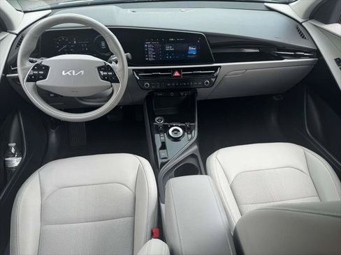 Used 2023 Kia Niro Wind w/ Wind Preserve Package FWD image 12