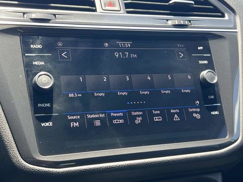 Certified 2023 Volkswagen Tiguan SE FWD image 12
