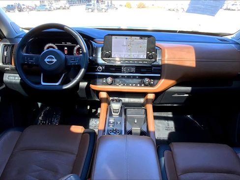 Used 2022 Nissan Pathfinder Platinum w/ Cargo Package image 16