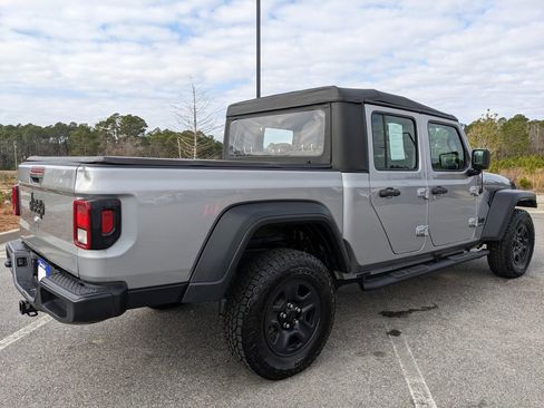 Used 2021 Jeep Gladiator Sport image 20