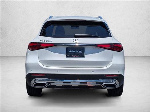 Used 2025 Mercedes-Benz GLC 300 image 7