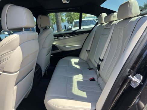 Used 2019 BMW 540i w/ Luxury Seating Package RWD image 32