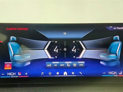 Used 2025 BMW X7 xDrive40i w/ M Sport Package image 50