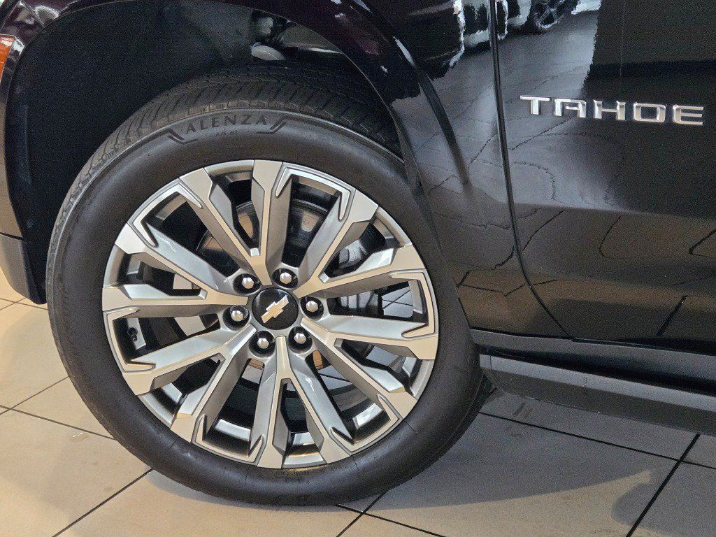 Used 2025 Chevrolet Tahoe High Country RWD image 19