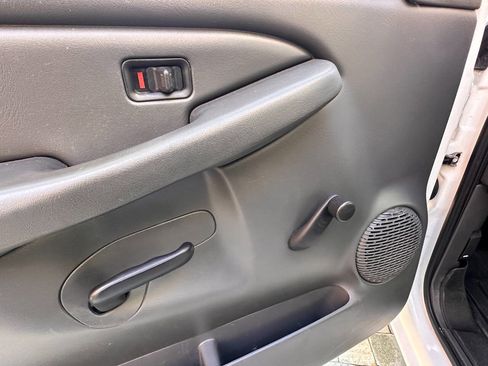 Used 2005 GMC Sierra 2500 W/T image 47