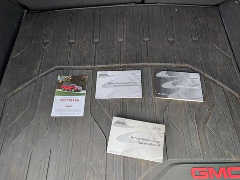 Used 2020 GMC Terrain SLE w/ LPO, Floor Liner Package FWD image 30