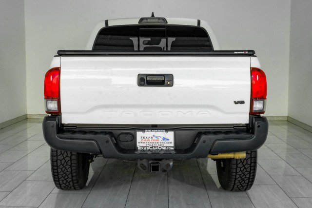 Used 2018 Toyota Tacoma TRD Off-Road w/ Technology Package AWD/4WD image 7