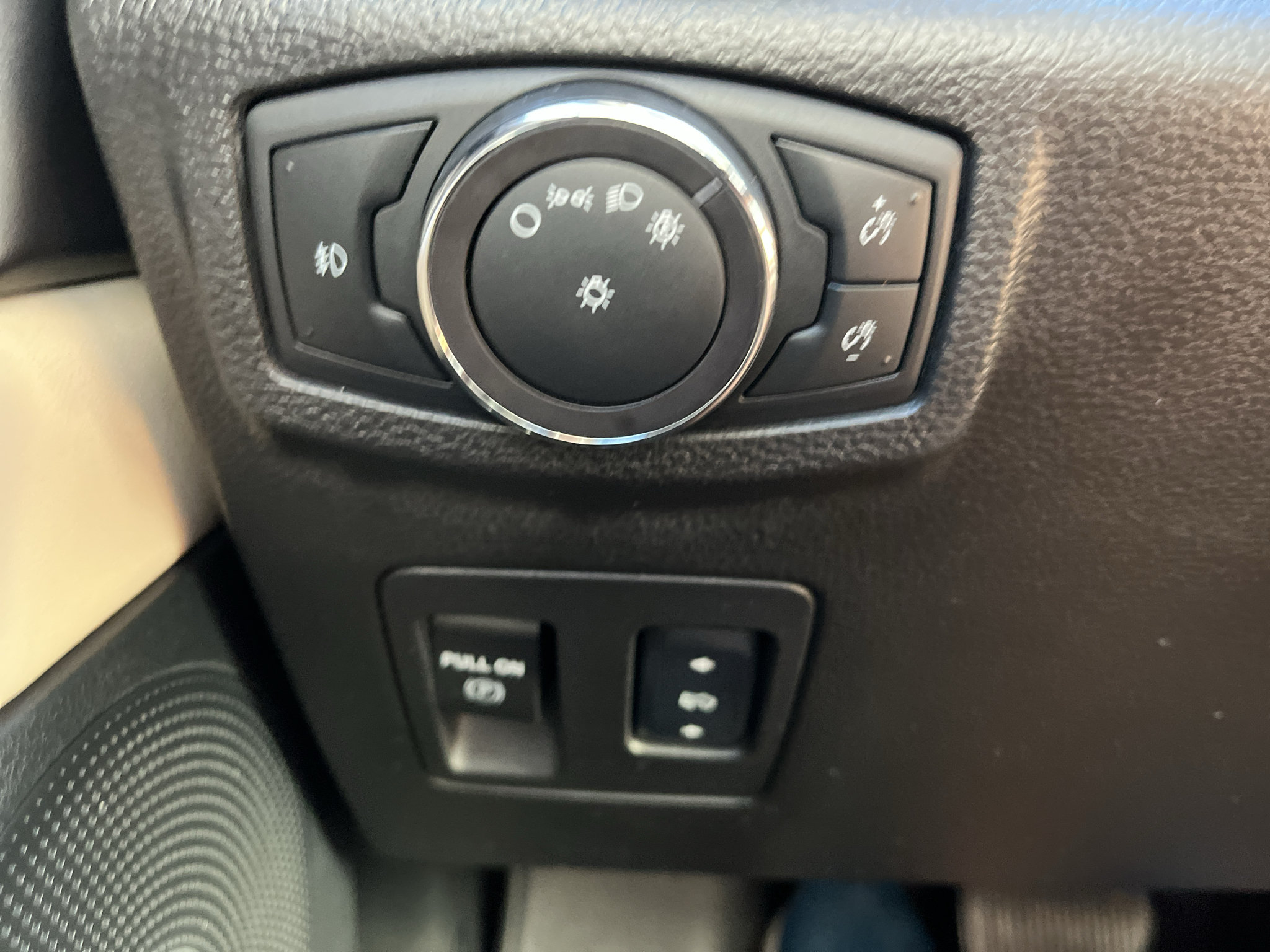 Used 2018 Ford Expedition Max Platinum AWD/4WD image 16