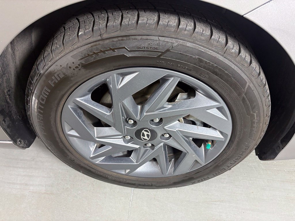 Used 2024 Hyundai Elantra SEL FWD image 11