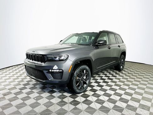 New 2025 Jeep Grand Cherokee Limited image 4