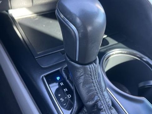 Used 2019 Toyota Camry SE w/ Carpet Mat Package image 15