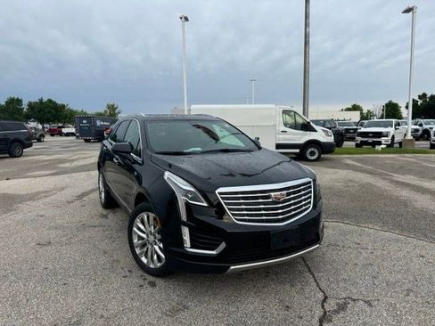 Used 2019 Cadillac XT5 Platinum AWD/4WD image 2