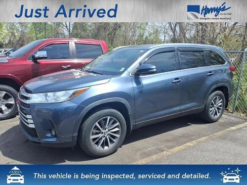 Used 2019 Toyota Highlander XLE image 1
