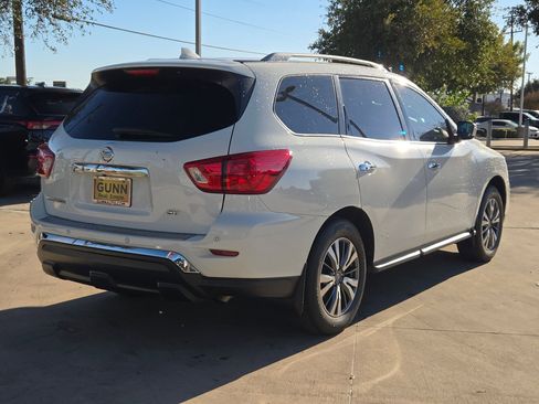 Used 2020 Nissan Pathfinder SV image 7