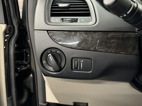 Used 2016 Dodge Grand Caravan American Value Package image 30