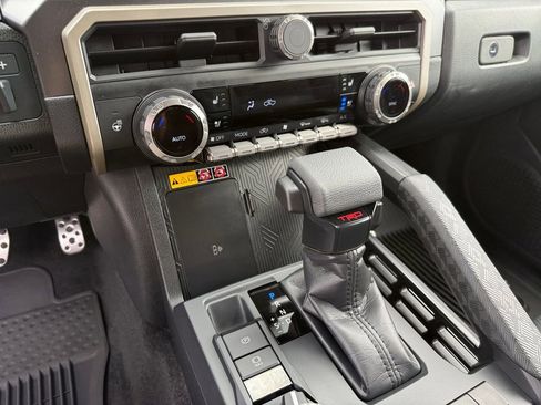 Used 2025 Toyota Tacoma TRD Sport w/ TRD Sport Premium Package AWD/4WD image 19