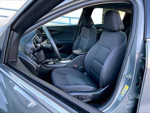 Used 2018 Chevrolet Malibu LT image 8