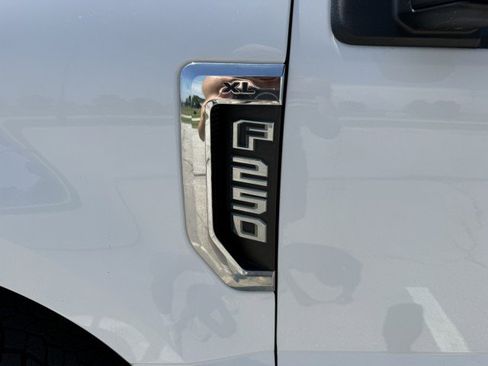 Used 2019 Ford F250 XL w/ Power Equipment Group AWD/4WD image 20