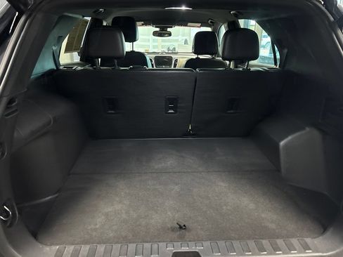 Used 2023 Chevrolet Equinox Premier AWD/4WD image 5