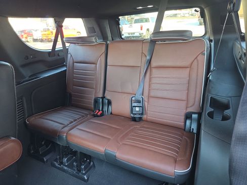 Used 2023 GMC Yukon XL Denali Ultimate image 15