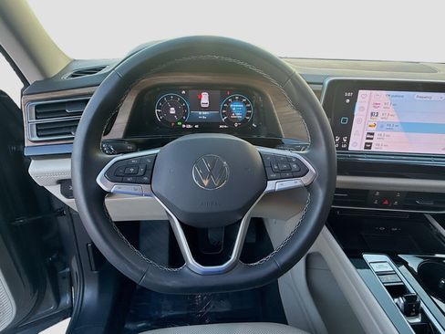 Certified 2024 Volkswagen Atlas SE image 10