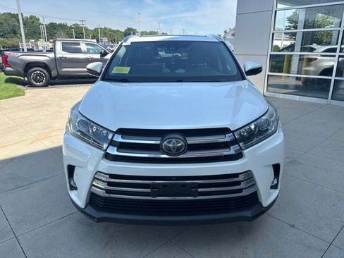 Used 2019 Toyota Highlander Limited Platinum AWD/4WD image 2