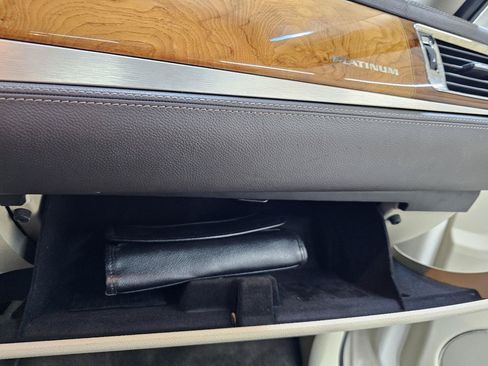 Used 2013 Cadillac Escalade ESV Platinum RWD image 38
