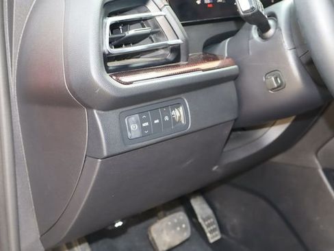Used 2024 Chevrolet Traverse RS AWD/4WD image 27