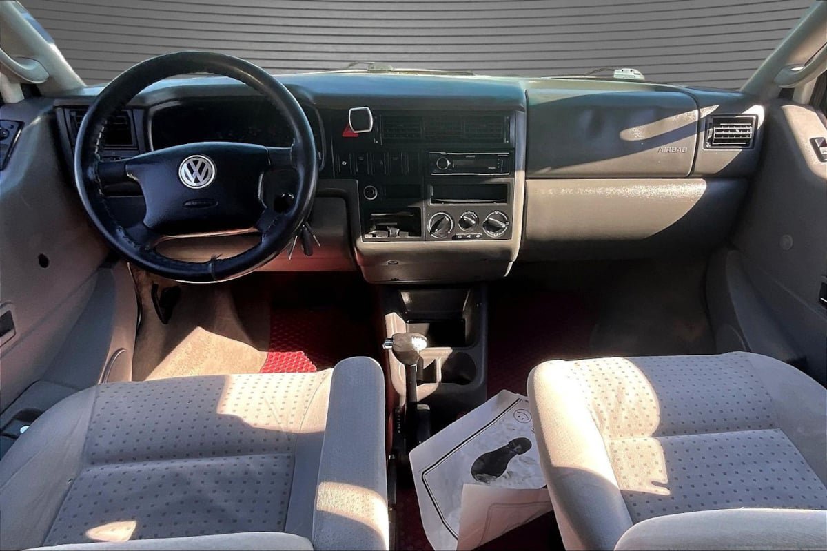 Used 2002 Volkswagen Eurovan MV FWD image 7