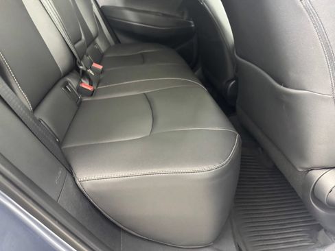 Used 2025 Toyota Corolla Cross XLE w/ Convenience Package FWD image 28