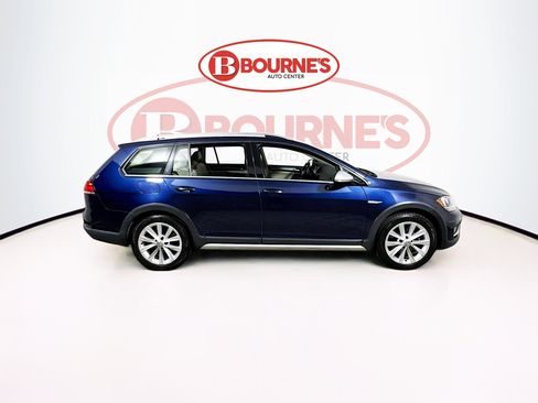 Used 2018 Volkswagen Golf Alltrack SE image 11