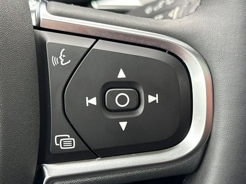 Used 2025 Volvo XC60 B5 Core w/ Protection Package Premier image 28