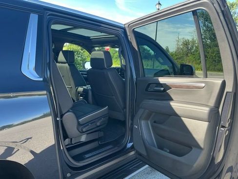 Used 2025 Chevrolet Suburban Premier w/ Sun And Tow Package AWD/4WD image 21