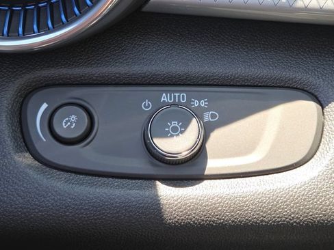 New 2026 Chevrolet Trax LT w/ Driver Confidence Package FWD image 28