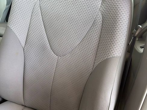 Used 2011 Toyota Camry SE w/ SE Extra-Value Pkg #1 FWD image 5