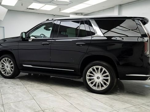 Used 2022 Cadillac Escalade Premium Luxury image 3