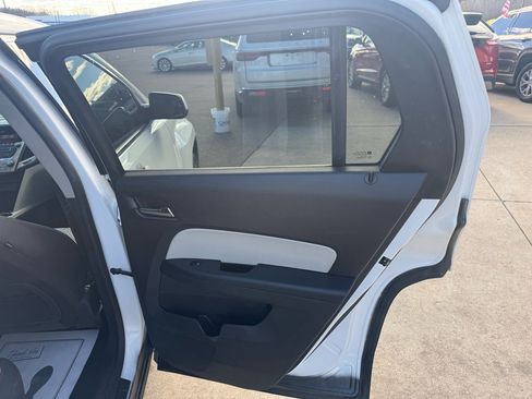 Used 2014 GMC Terrain SLE image 17