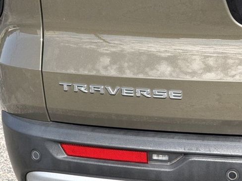Used 2024 Chevrolet Traverse LT FWD image 9