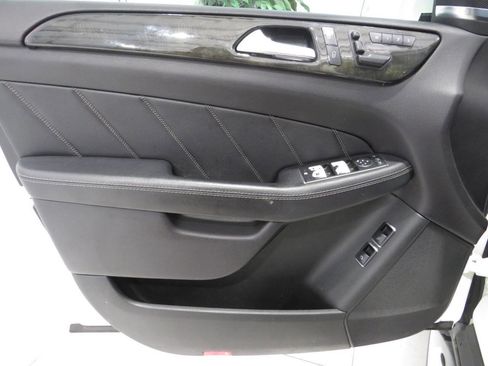 Used 2016 Mercedes-Benz GL 450 4MATIC w/ Premium I Package image 23